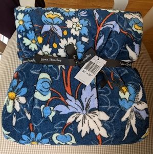 NWT Vera Bradley Floral Bursts Throw Blanket